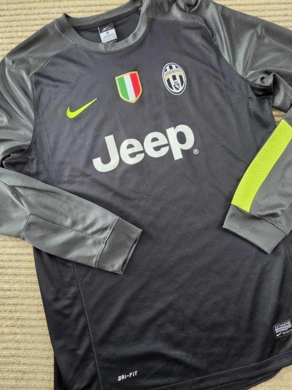 Nike Juventus 2012-2014 Goal Keeper Jersey Football Size XL. EUC